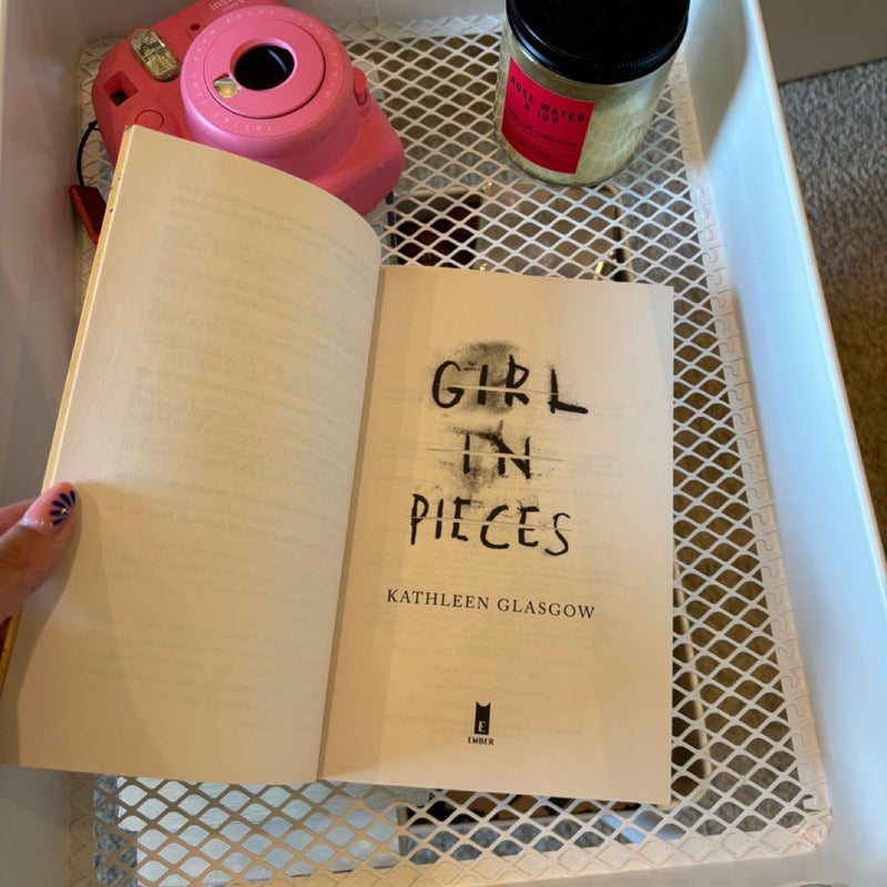 Girl in Pieces