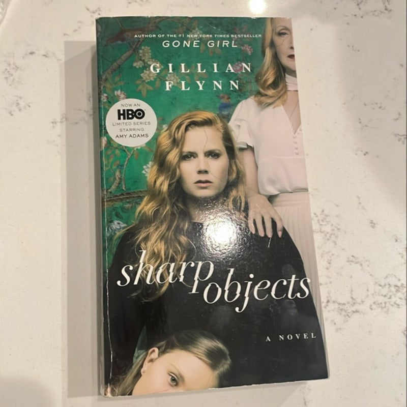 Sharp Objects (Movie Tie-In)