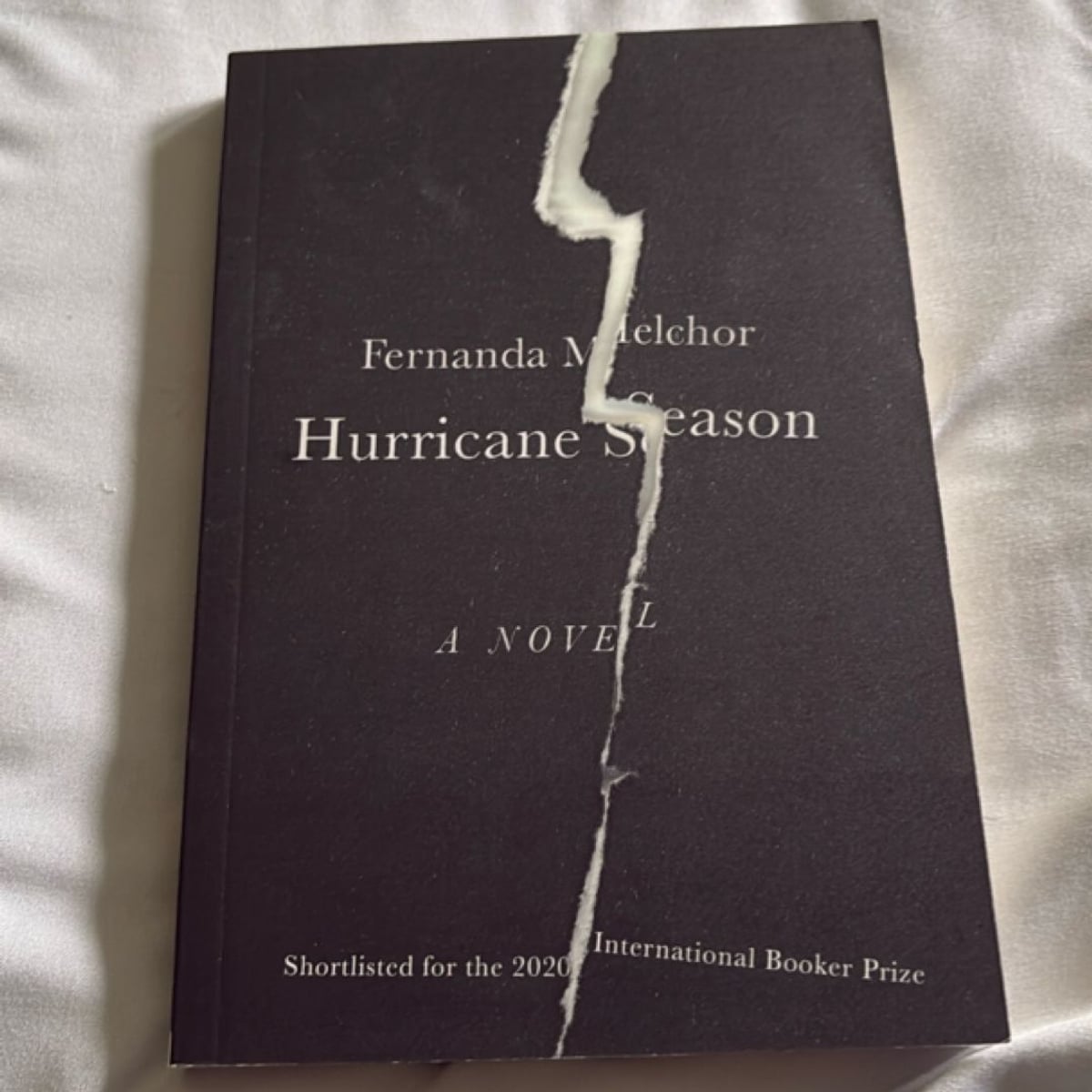 Hurricane Season by Fernanda Melchor, Sophie Hughes