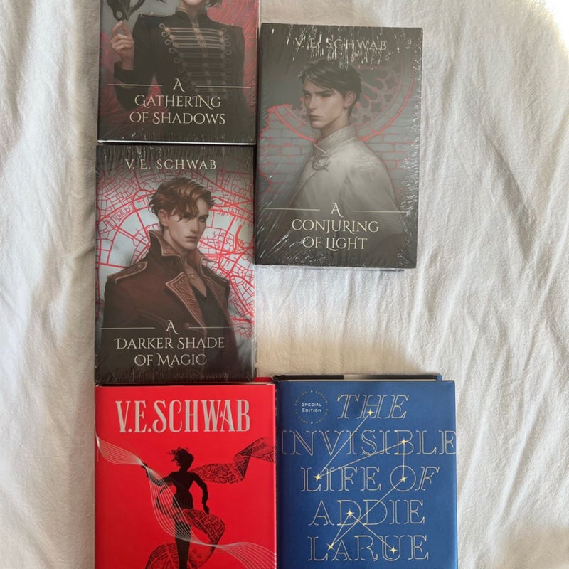 V.E. Schwab Special Edition Book set