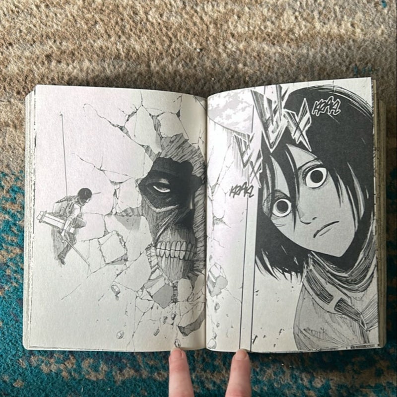 Attack on Titan Omnibus 3 (Vol. 7-9)