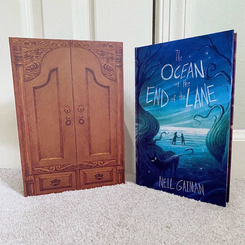 [SIGNED] The Ocean at the End of the Lane - Litjoy Exclusive illustrated edition