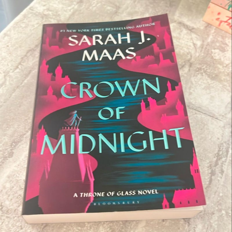 Crown of Midnight by Sarah J. Maas, Paperback | Pangobooks