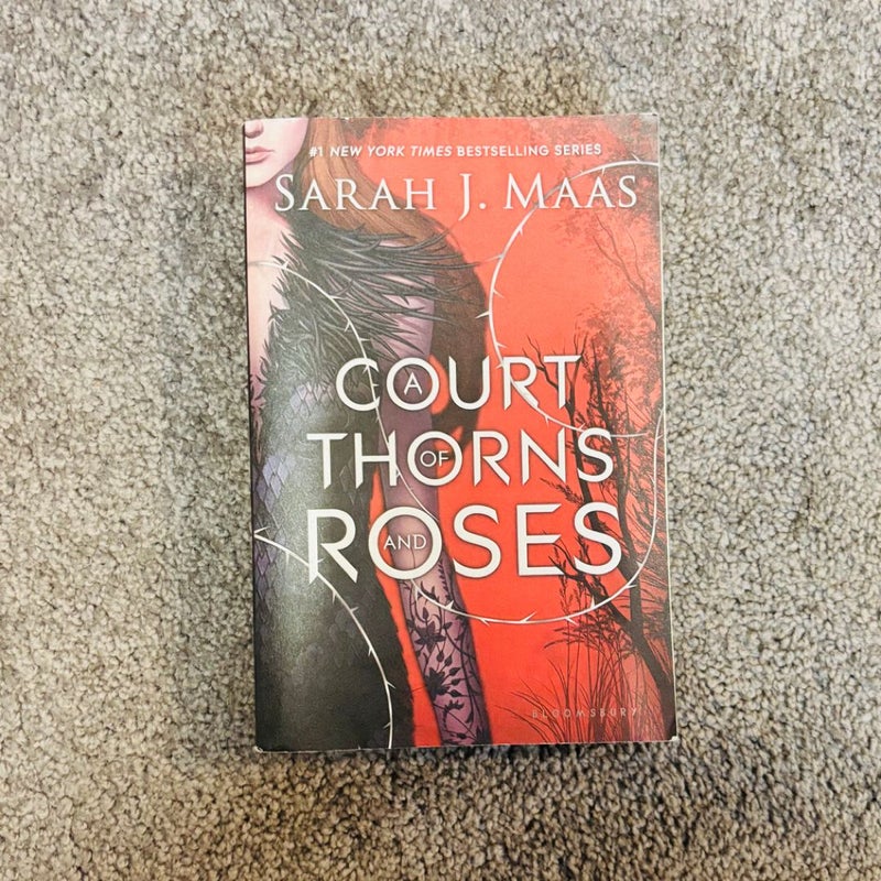 A Court of Thorns and Roses OOP US EDITION* 