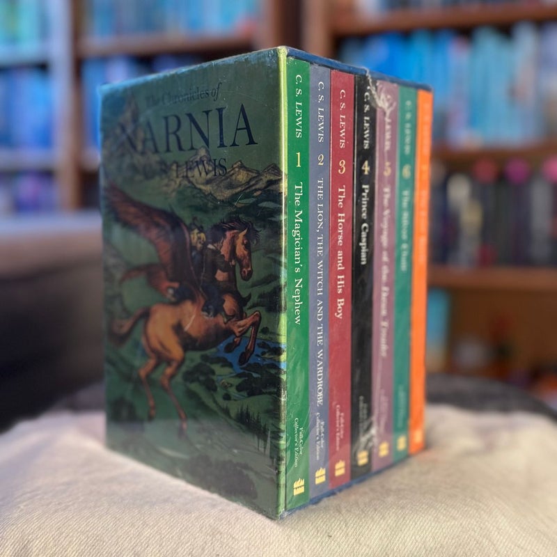 The Chronicles of Narnia Full-Color Paperback 7-Book Box Set