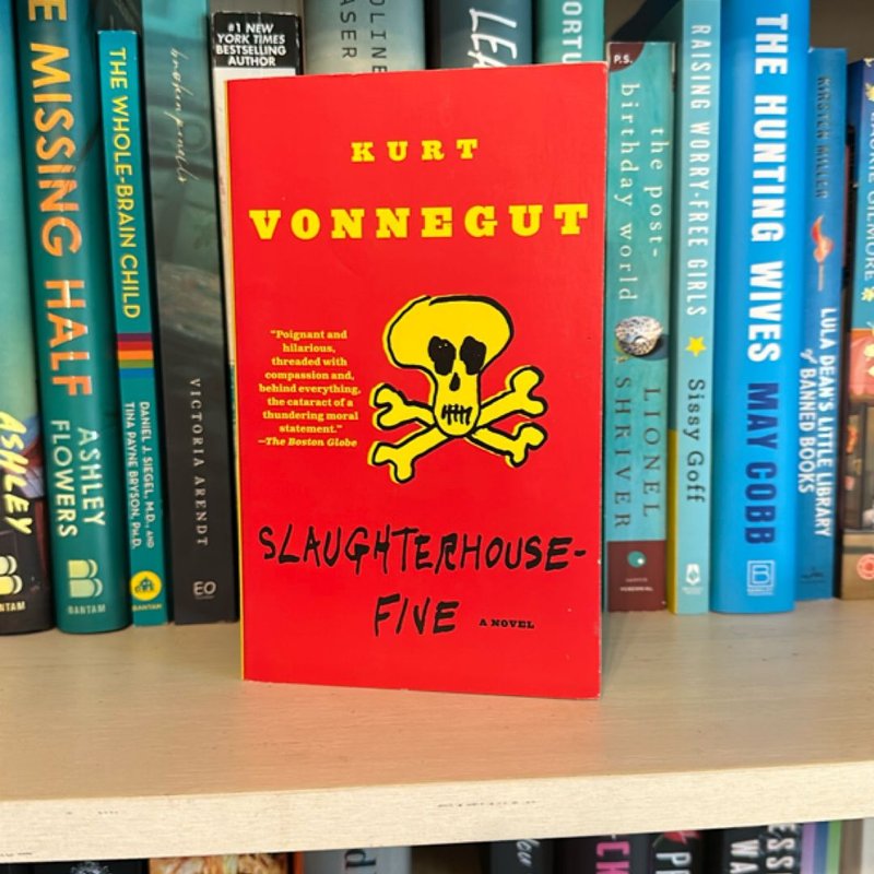 Slaughterhouse-Five by Kurt Vonnegut, Paperback | Pangobooks
