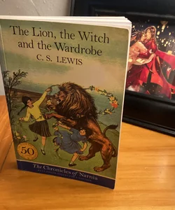 The Lion, the Witch and the Wardrobe: Full Color Edition