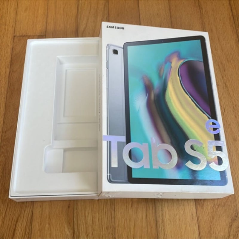 Samsung Galaxy Tab S5e Box