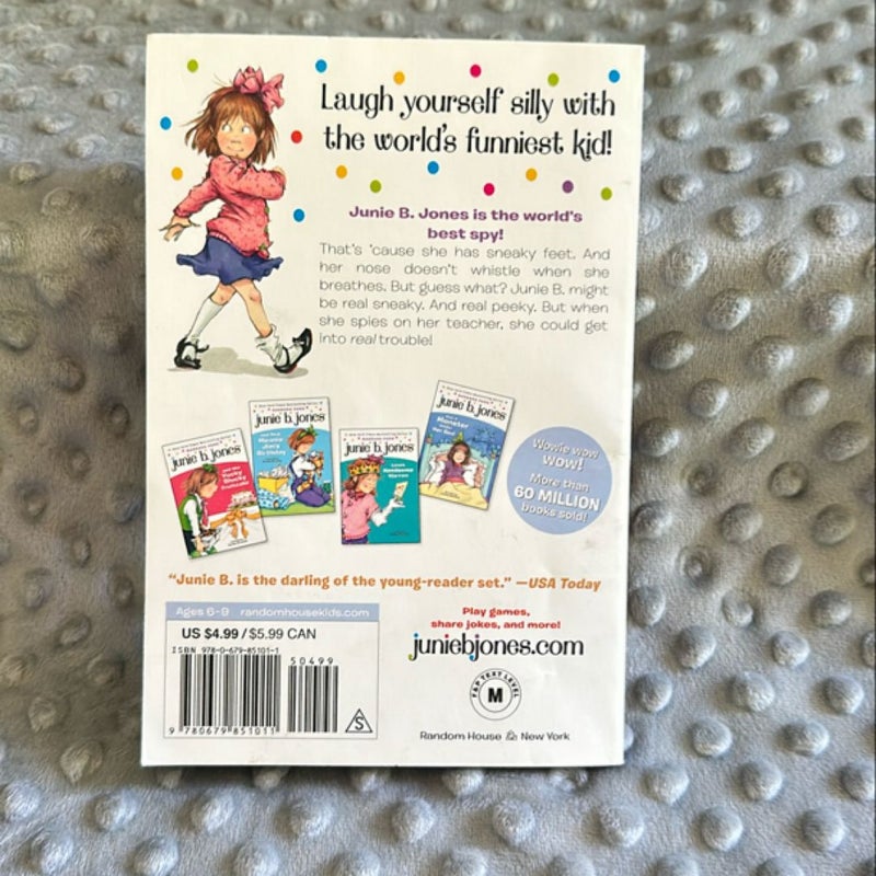 Junie B. Jones #4: Junie B. Jones and Some Sneaky Peeky Spying