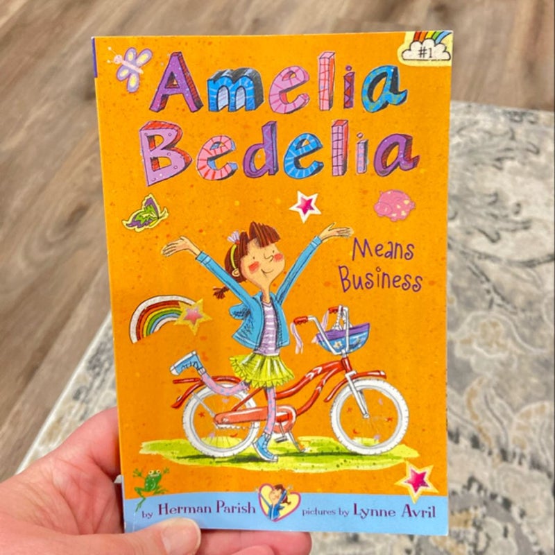 Amelia Bedelia Chapter Book #1: Amelia Bedelia Means Business