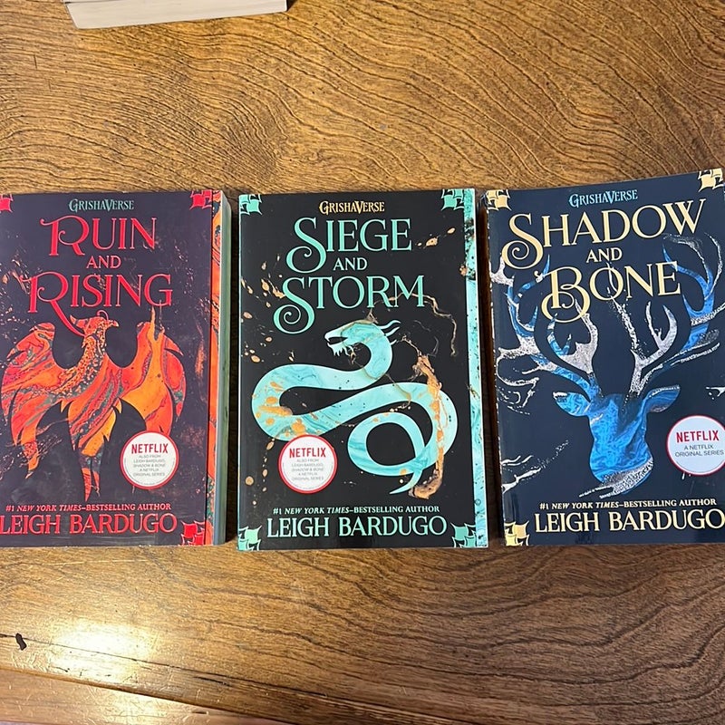 Shadow and bone trilogy 