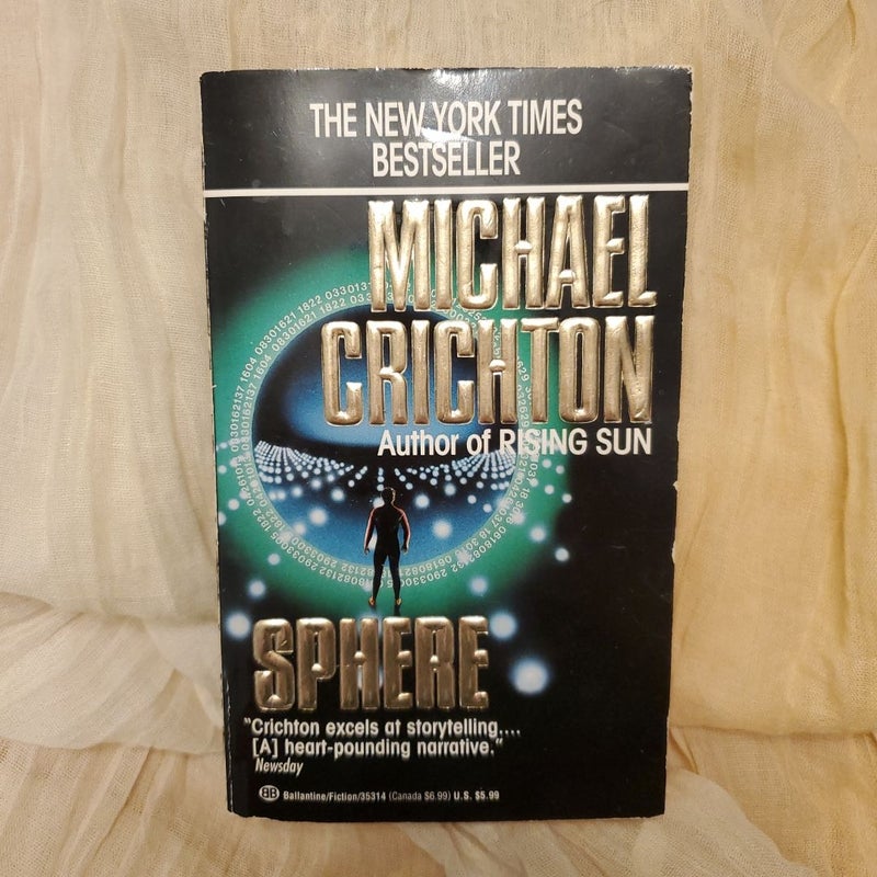 Sphere by Michael Crichton, Paperback | Pangobooks