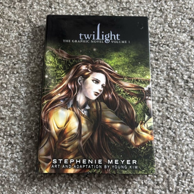 Twilight: the Graphic Novel, Vol. 1