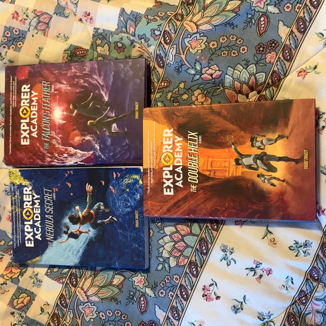 Explorer Academy: the Nebula Secret (Book 1) (B)