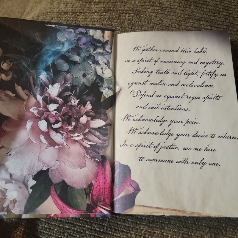 The London Séance Society (B&N Exclusive Edition)