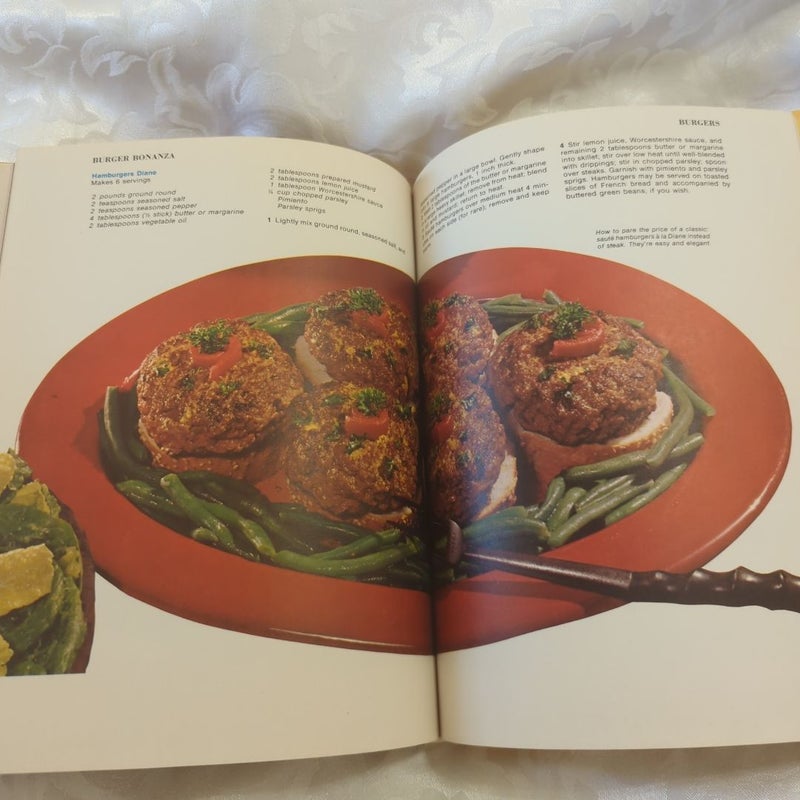 Family Circle Illustrated Library of Cooking Volume 3