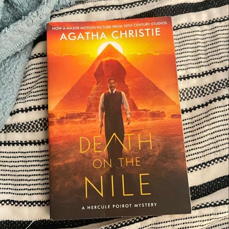 Death on the Nile [Movie Tie-In 2022]