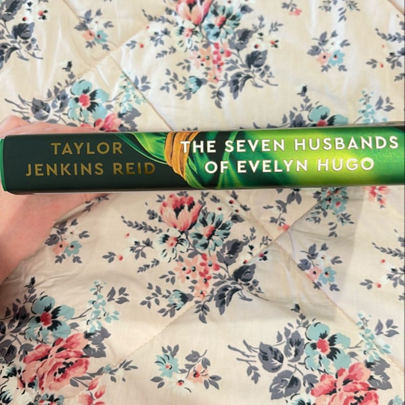 The Seven Husbands of Evelyn Hugo: Deluxe Edition Hardcover