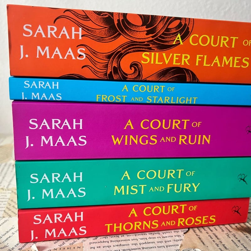 A Court of Thorns and Roses By Sarah J. Maas Paperback