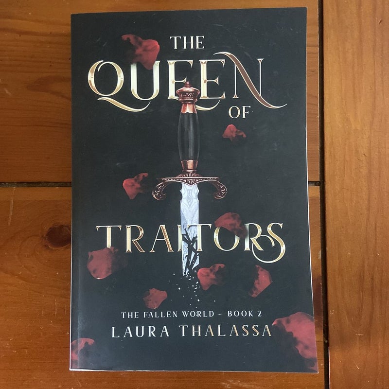 The Queen of Traitors (the Fallen World Book 2)