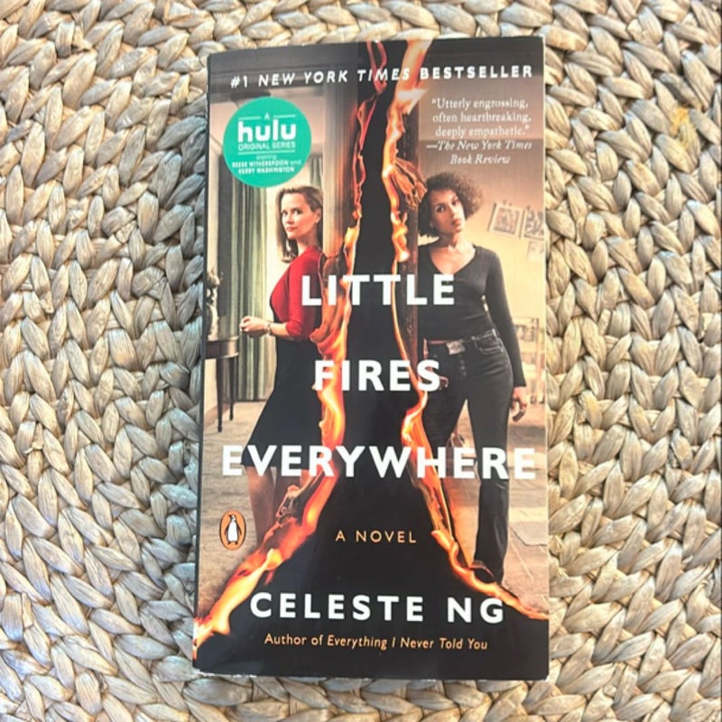 Little Fires Everywhere (Movie Tie-In)