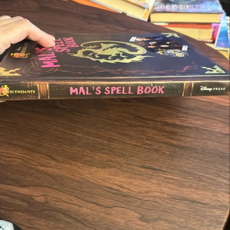 Descendants: Mal's Spell Book