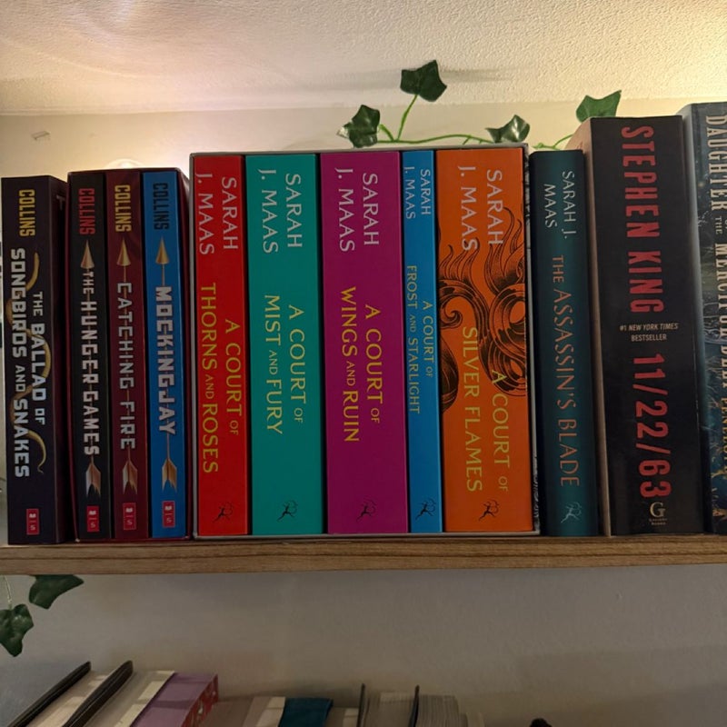 A Court of Thorns and Roses Paperback Box Set (5 Books)