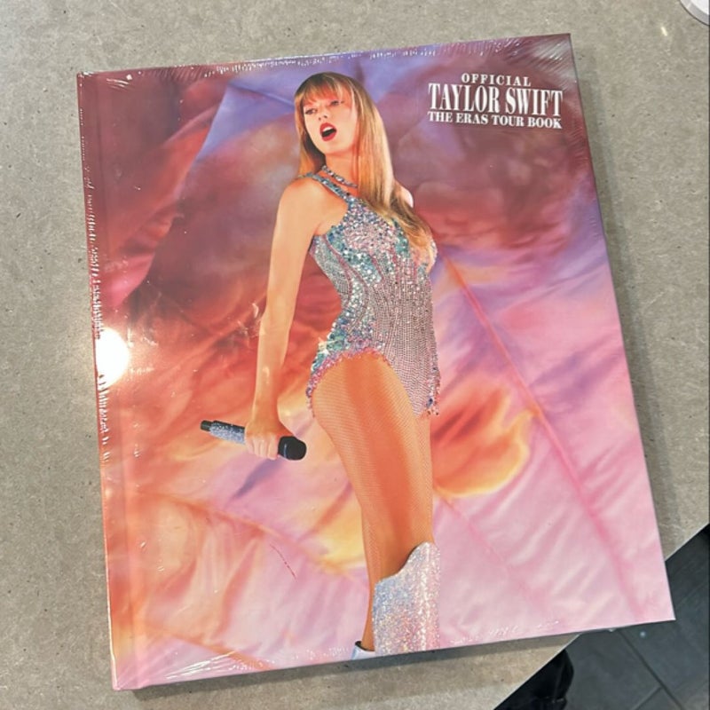 Official Taylor Swift The Eras Tour Book