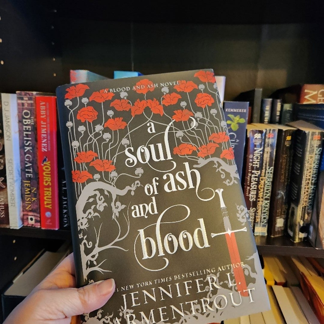 A Soul of Ash and Blood by Jennifer L. Armentrout, Hardcover | Pangobooks