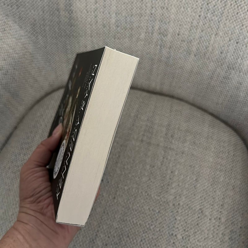 The Kingmaker Signed copy by Kennedy Ryan, Paperback | Pangobooks