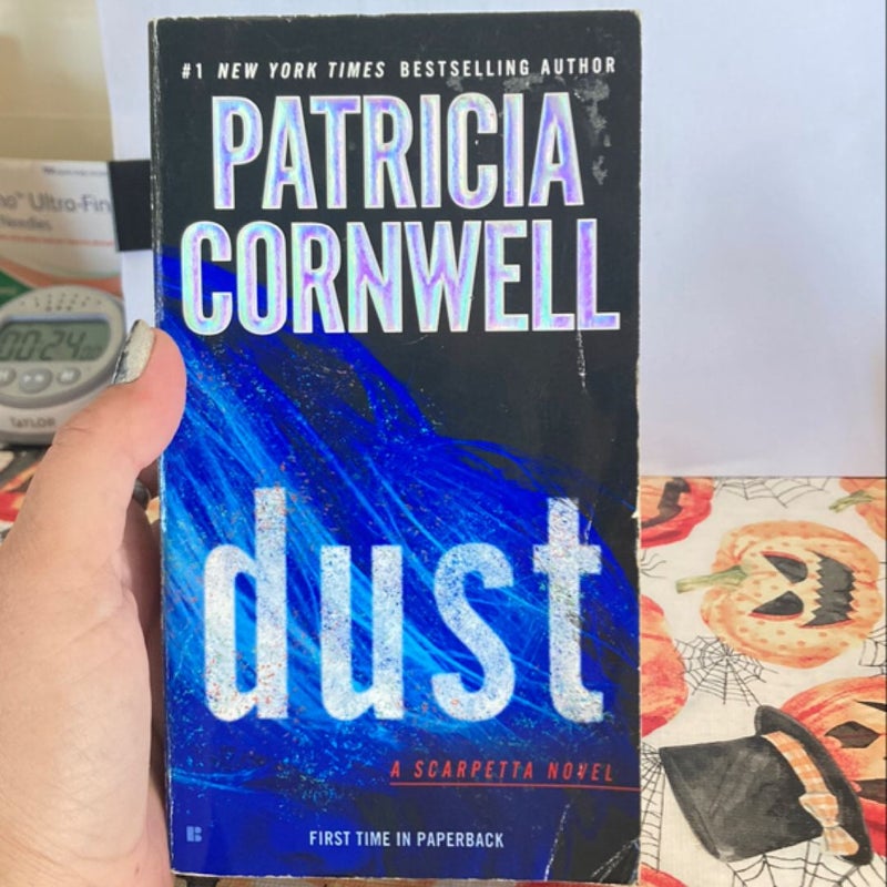 Patricia Cornwell paperback bundle of three