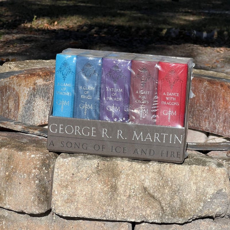 George R. R. Martin's a Game of Thrones Leather-Cloth Boxed Set (Song of Ice and Fire Series)