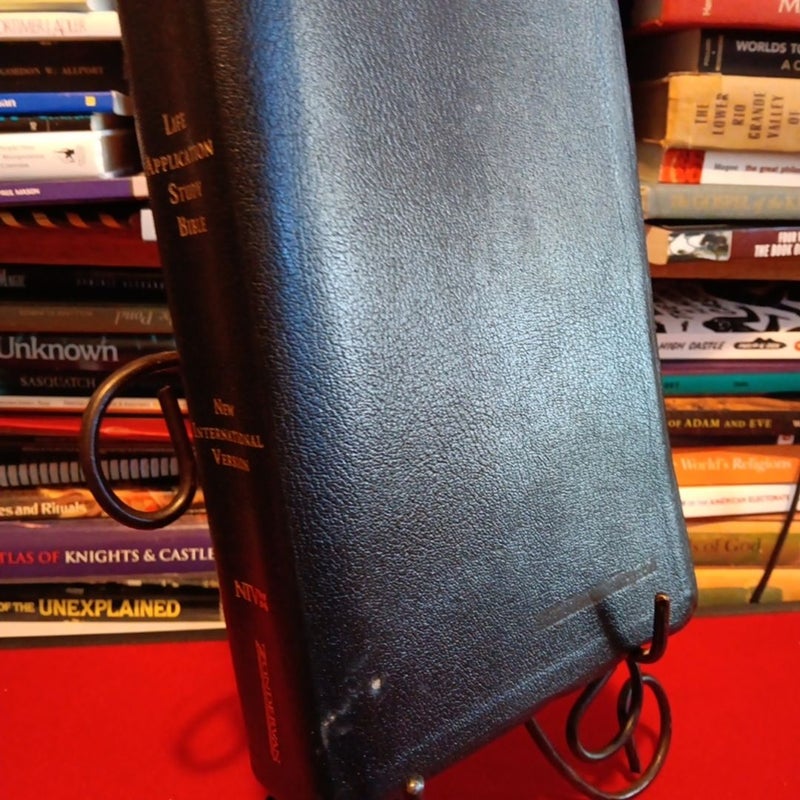 Life Application Study Bible grain Leather cover NIV 
