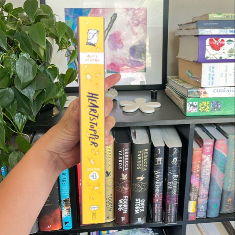 Heartstopper: Volume 4: a Graphic Novel
