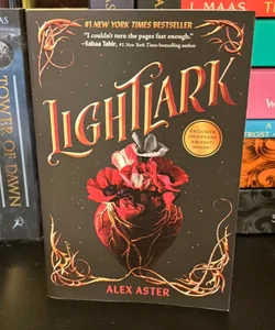 Lightlark (the Lightlark Saga Book 1)