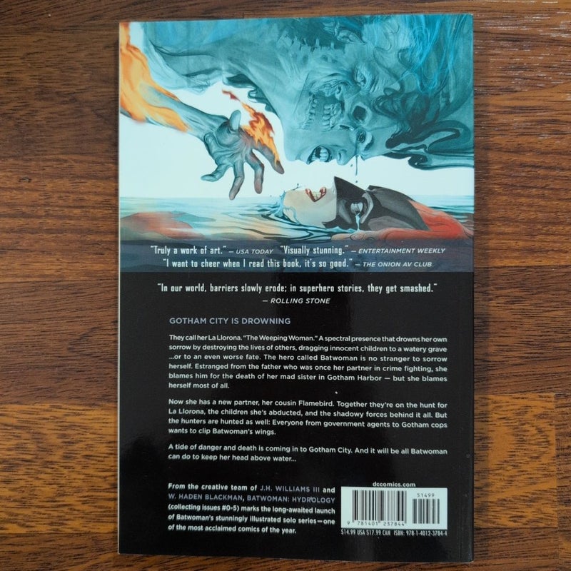 Batwoman Vol. 1: Hydrology (the New 52)