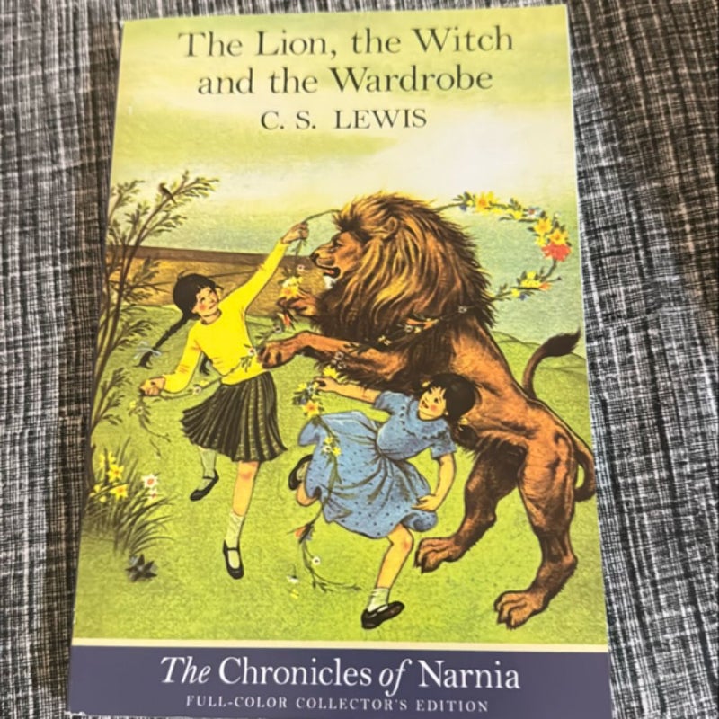 The Lion, the Witch and the Wardrobe: Full Color Edition