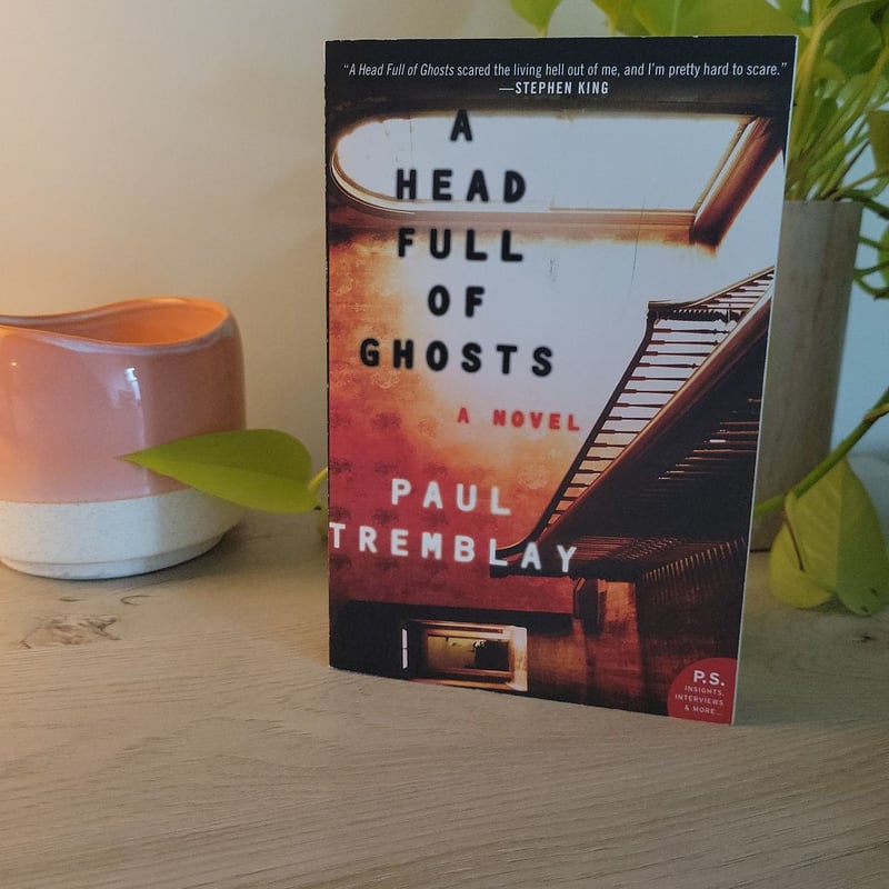A Head Full of Ghosts by Paul Tremblay, Paperback | Pangobooks