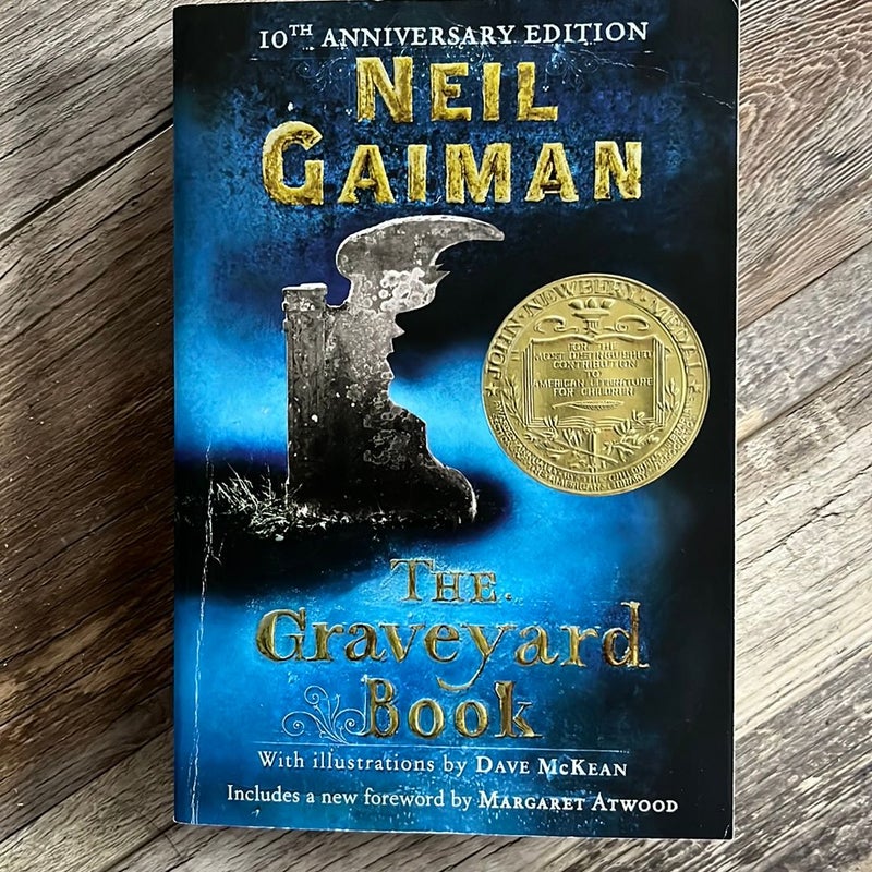 The Graveyard Book (10th Anniversary Edition)