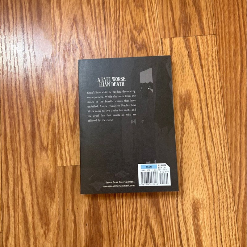 The Girl from the Other Side: Siúil, a Rún Vol. 4