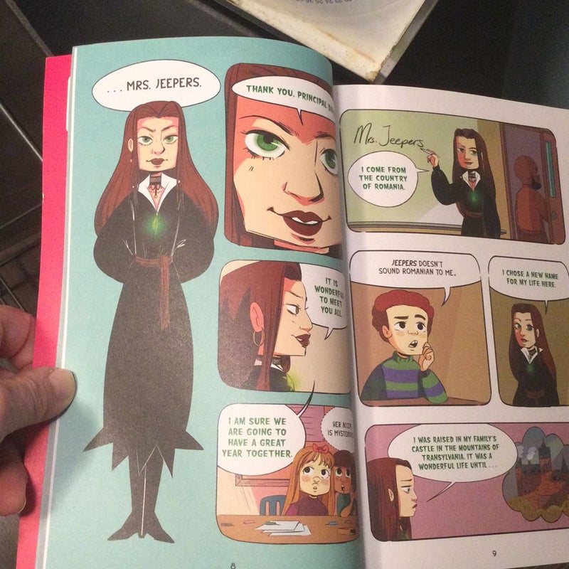 Vampires Don't Wear Polka Dots (the Adventures of the Bailey School Kids Graphic Novel #1)