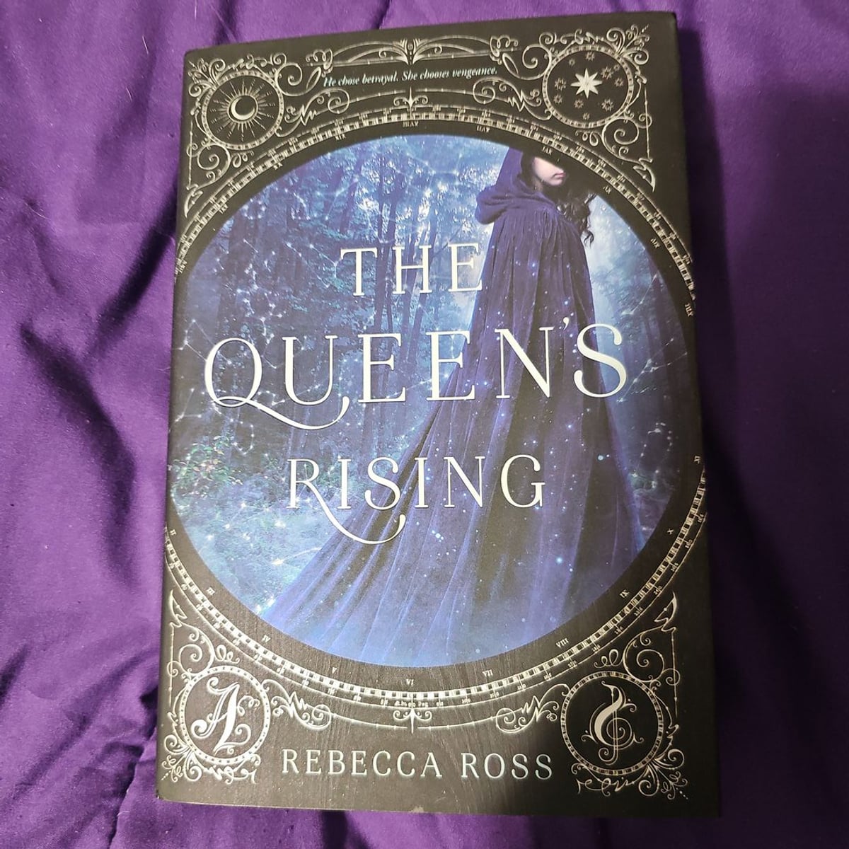 The Queen's Rising by Rebecca Ross, Hardcover | Pangobooks