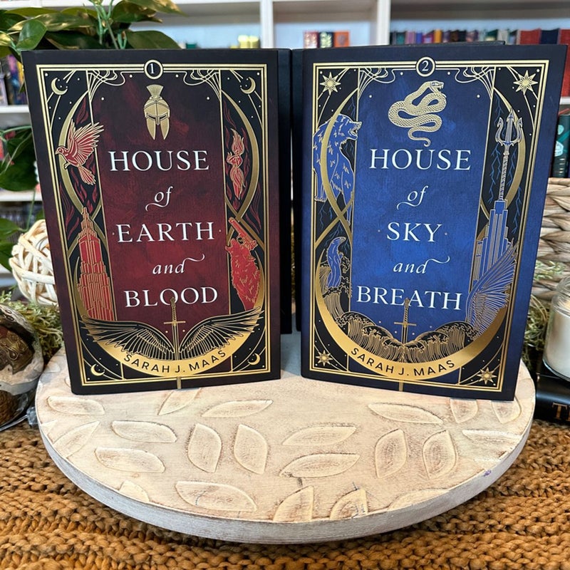 Crescent City House of Earth and Blood and House of Sky and Breath Fairyloot Exclusive 