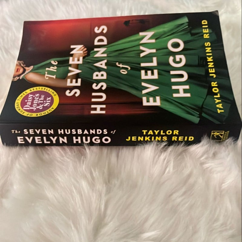 Seven Husbands of Evelyn Hugo