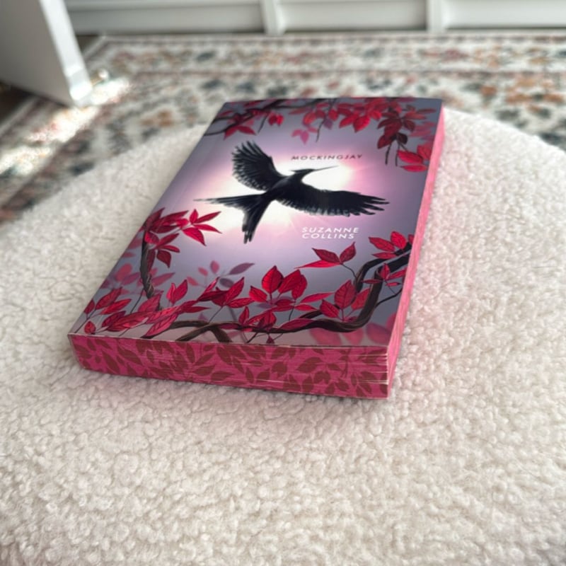 Mockingjay: Deluxe Edition (the Hunger Games, Book Three) by Suzanne ...