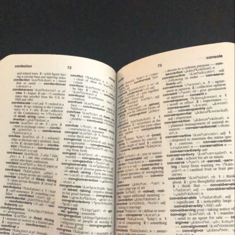 Merriam-Webster's Pocket Dictionary