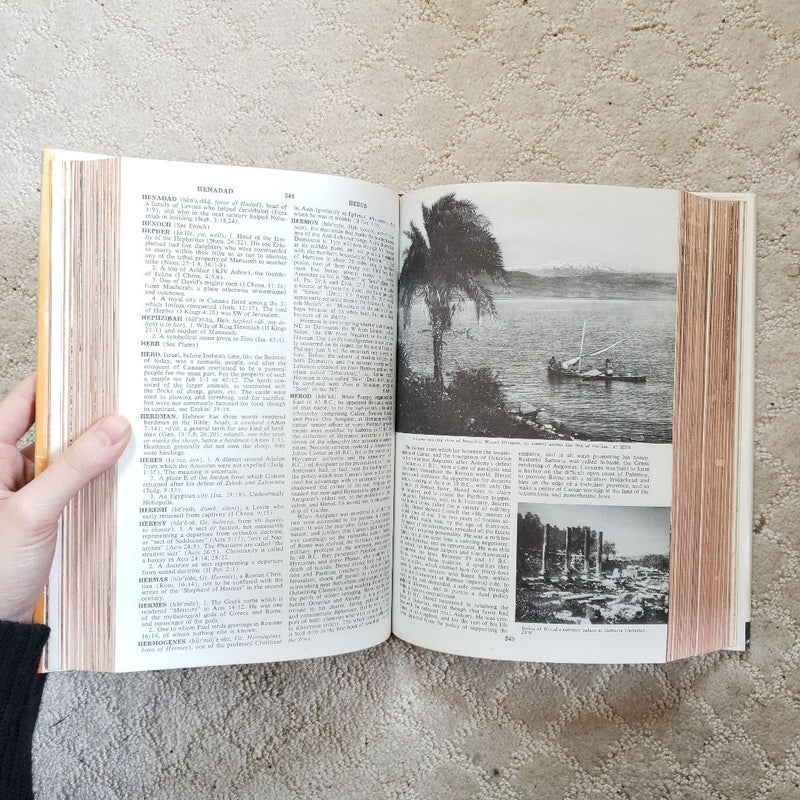 Zondervan Pictorial Bible Dictionary (9th Printing, 1968)