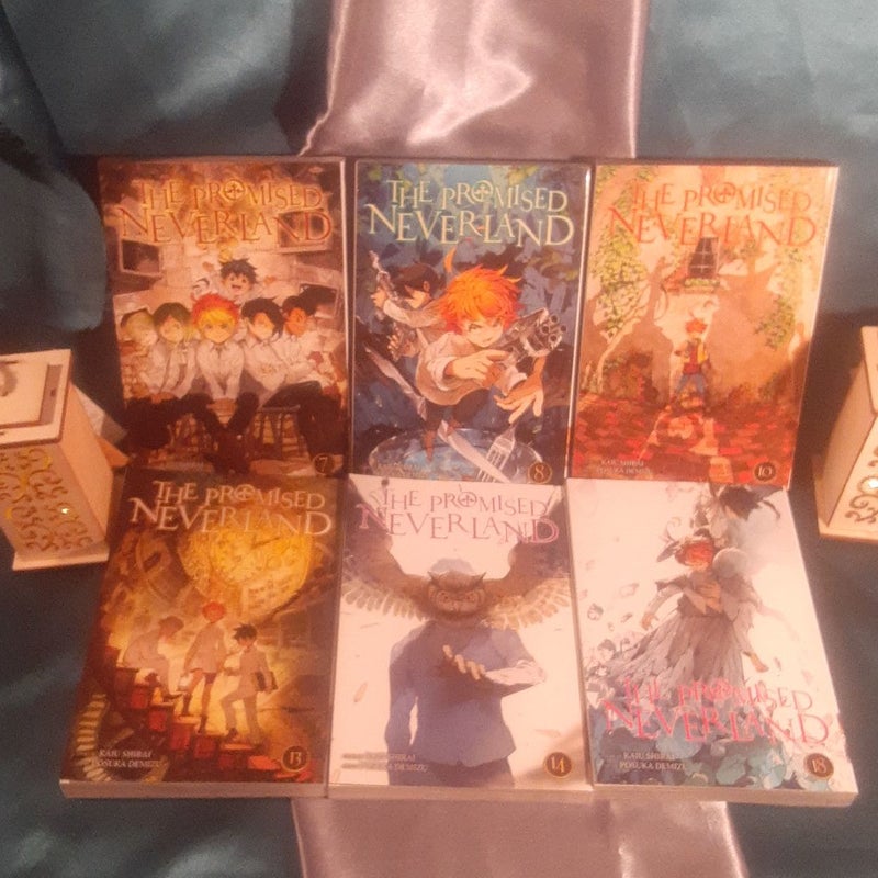 The Promised Neverland lot 1,2,3,4,5,6,7,8,10,13,14,18 Shonen Jump Viz Manga set