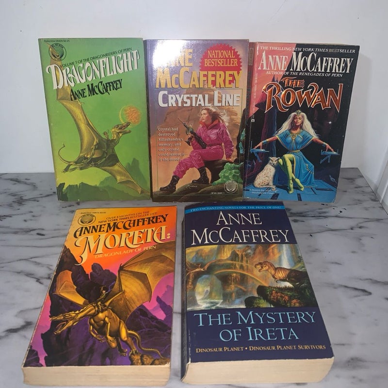 A McCaffrey Book Lot of 5, sicience fiction Dragonflight The Rowan cristal line Crystal Line