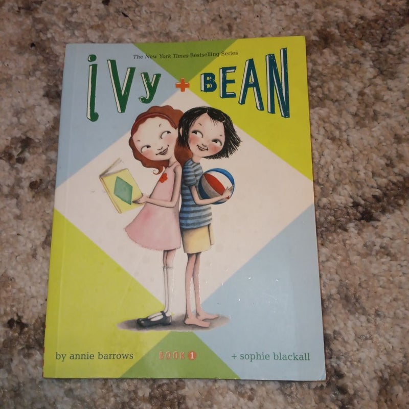 Ivy and Bean - Book 1 (Ivy and Bean Books, Books for Elementary School)